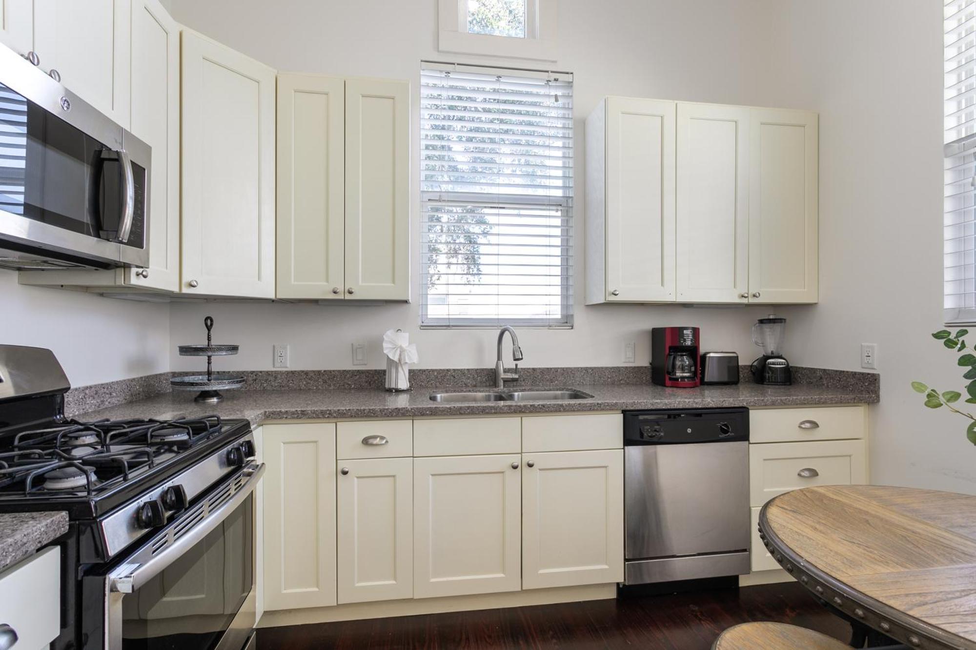 Charming 2Br On Carondelet By Hosteeva Apartment นิวออร์ลีนส์ ภายนอก รูปภาพ