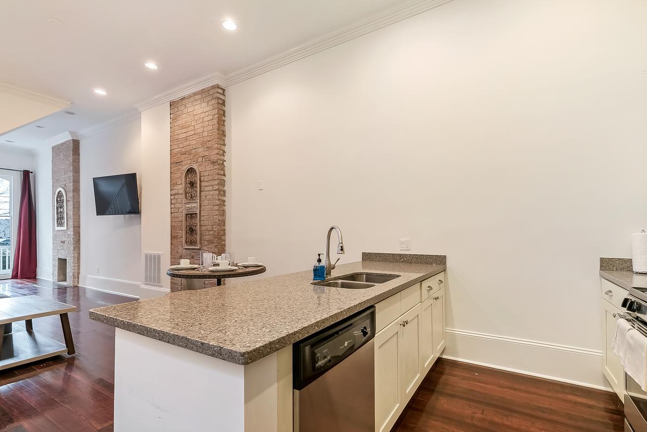 Charming 2Br On Carondelet By Hosteeva Apartment นิวออร์ลีนส์ ภายนอก รูปภาพ